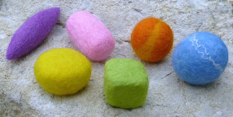 9 felt bead