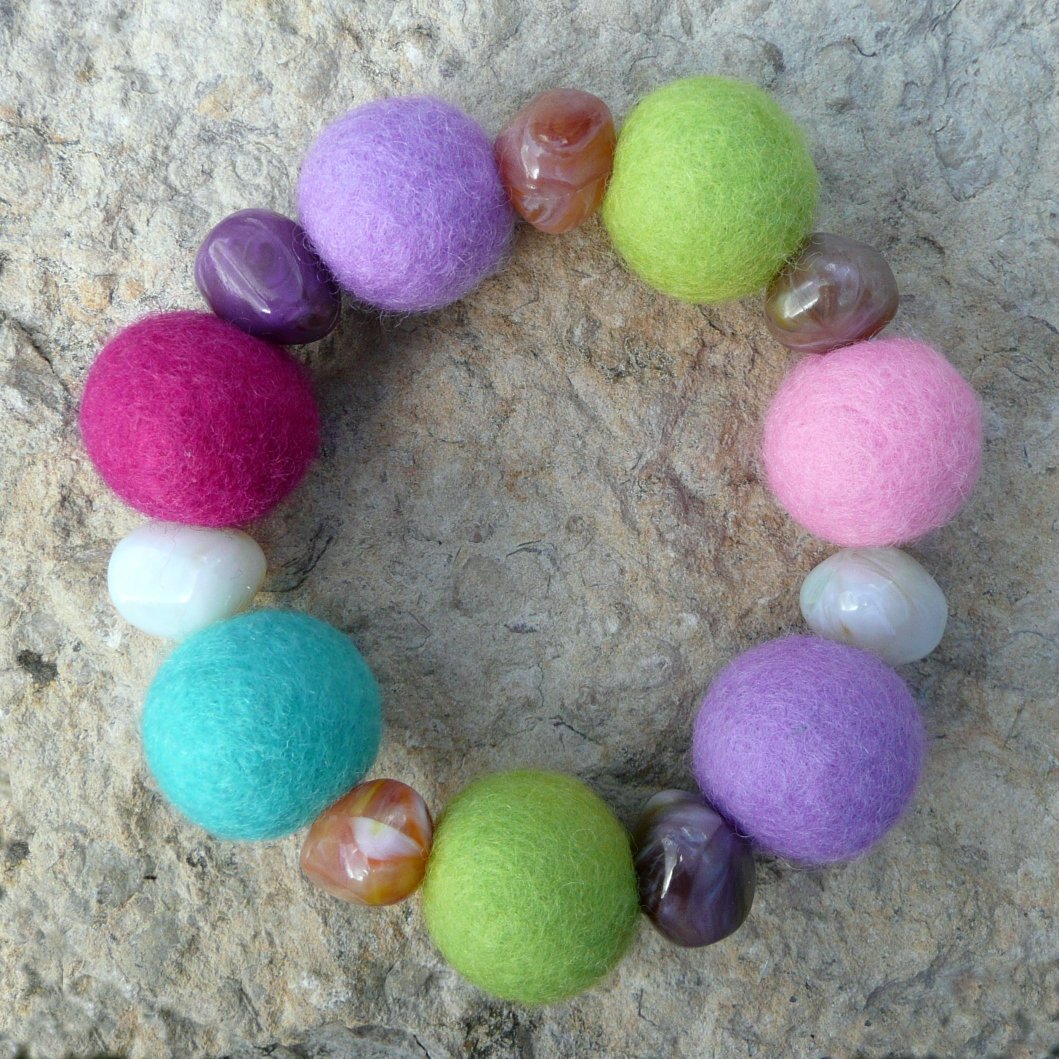 Round felt beads bracelet | DIY Felt Balls Projects And Crafting Ideas