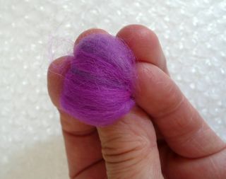 4 felt bead