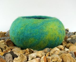 Felting Tutorial how to make a wet felted pod