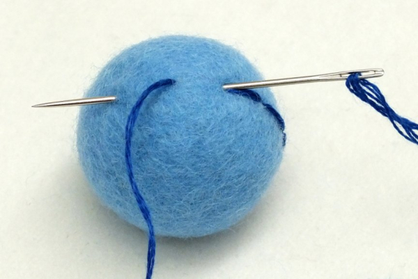 How to Make a Felt Ball with Needle Felting