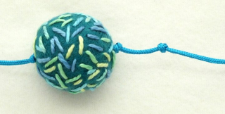 Knot for second felt bead