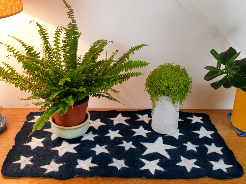 Felted_Stars_Table_Runner