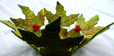 Holly Leaf Bowl Contrast